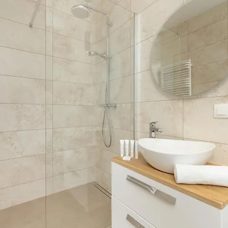 Classy In Balcony & Wifi By Rent Like Διαμέρισμα Γκντίνια