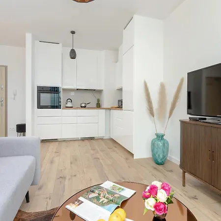 Classy In Balcony & Wifi By Rent Like Διαμέρισμα Γκντίνια